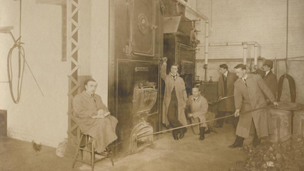 La chaufferie - l'École Polytechnique sur la rue Saint-Denis au début du 20e siècle. La chaufferie - l'École Polytechnique sur la rue Saint-Denis au début du 20e siècle.